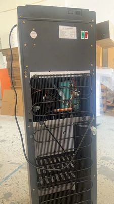 Compresor permanente Dispensador de agua caliente y fría con bloqueo de seguridad para 220V de voltaje