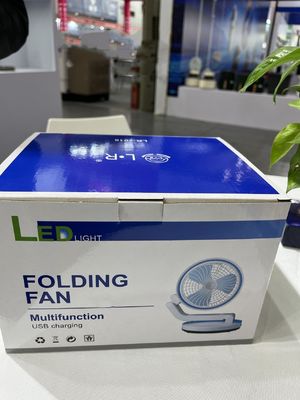 Compacto y potente Nuestro ventilador plegable con batería de 1500 mAh para la circulación de aire en movimiento
